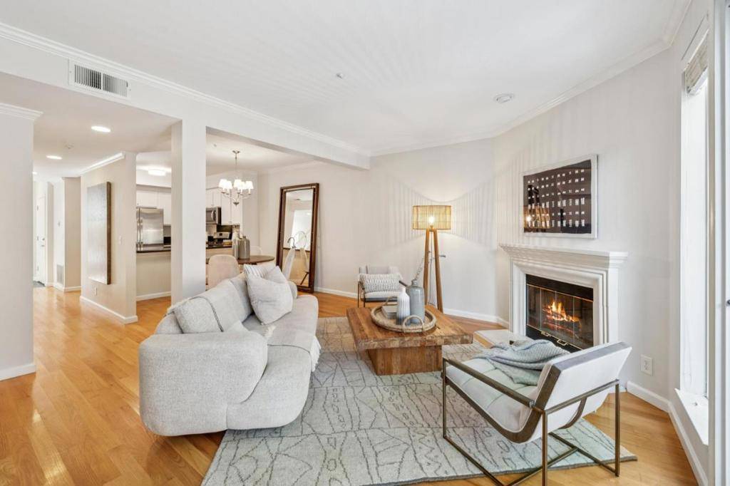 Menlo Park, CA 94025,600 Willow RD #6