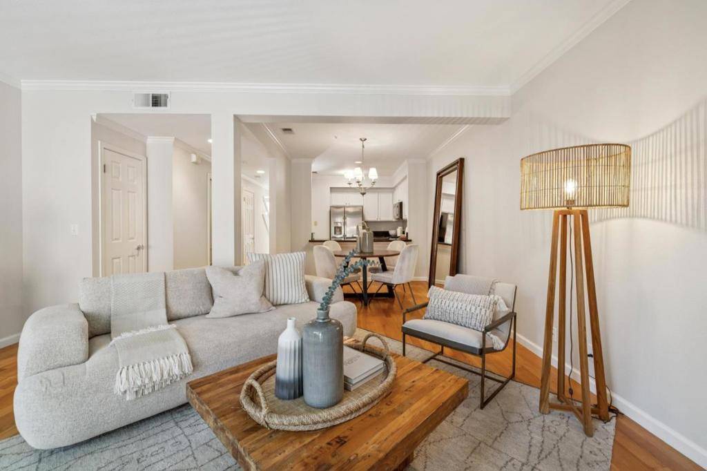 Menlo Park, CA 94025,600 Willow RD #6