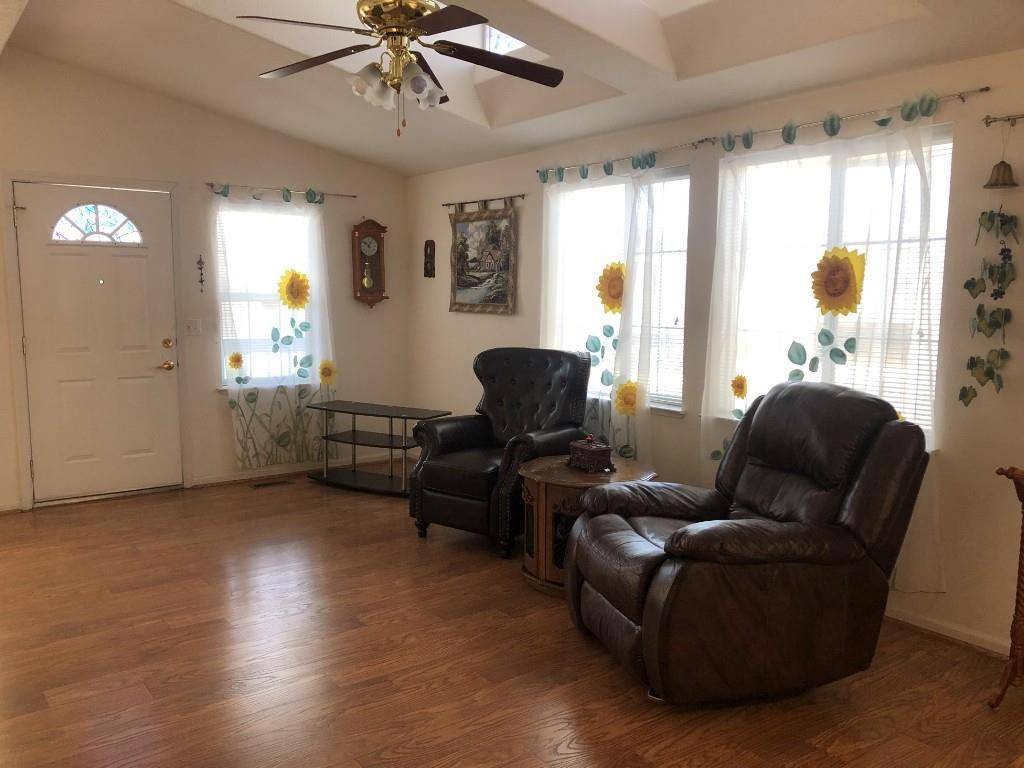 Mountain View, CA 94041,325 Sylvan AVE