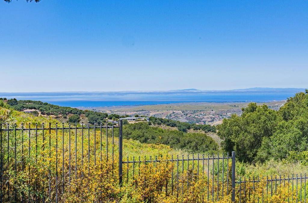 Carmel Valley, CA 93924,12167 Saddle RD