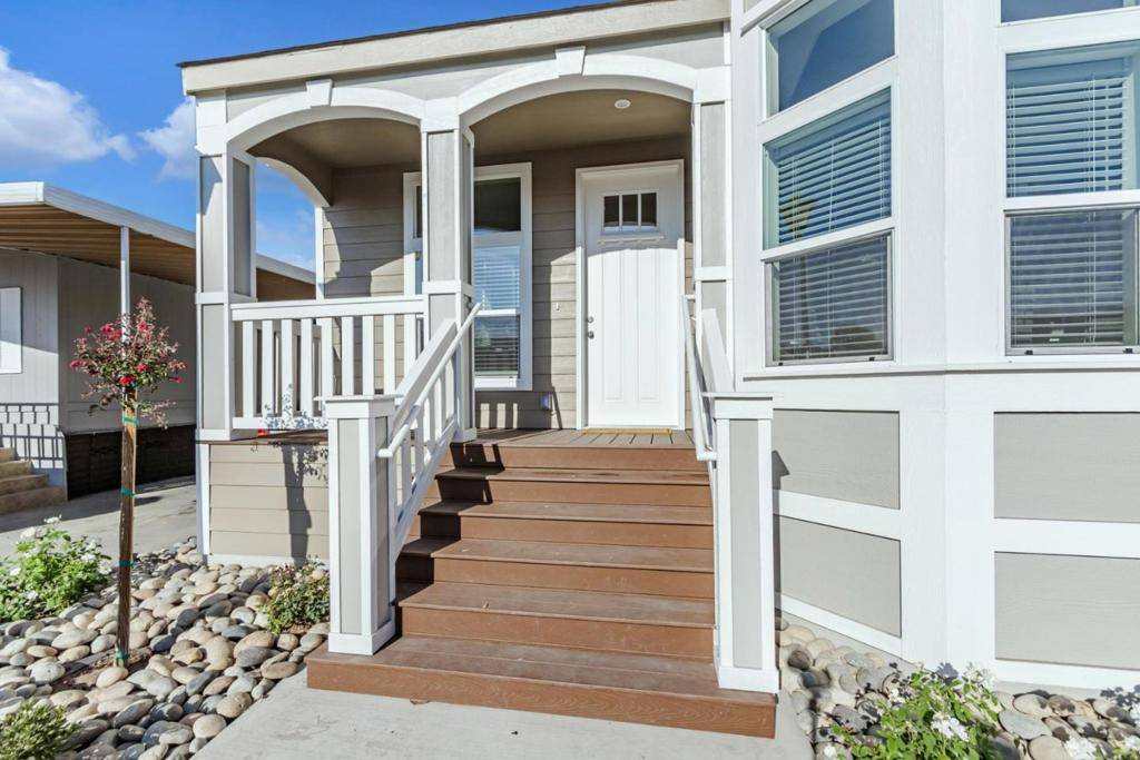 San Jose, CA 95148,2574 Whispering Hills CIR