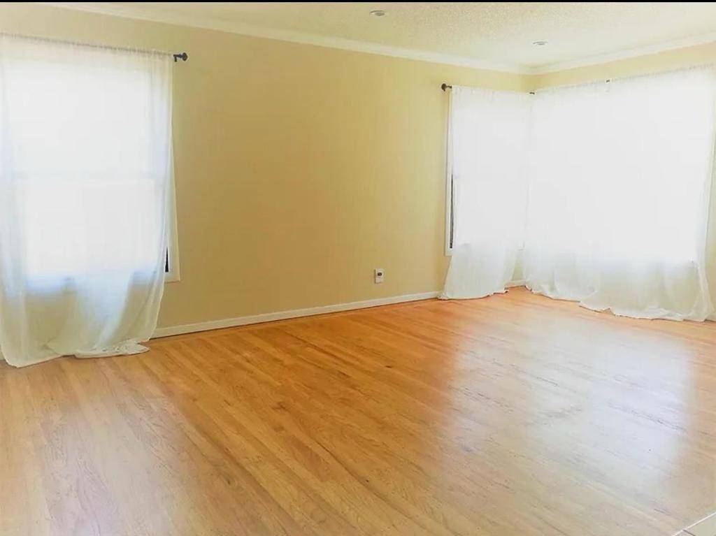 East Palo Alto, CA 94303,415 Wisteria DR