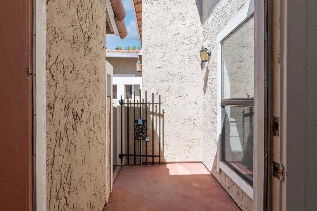 Campbell, CA 95008,433 W Rincon AVE #H