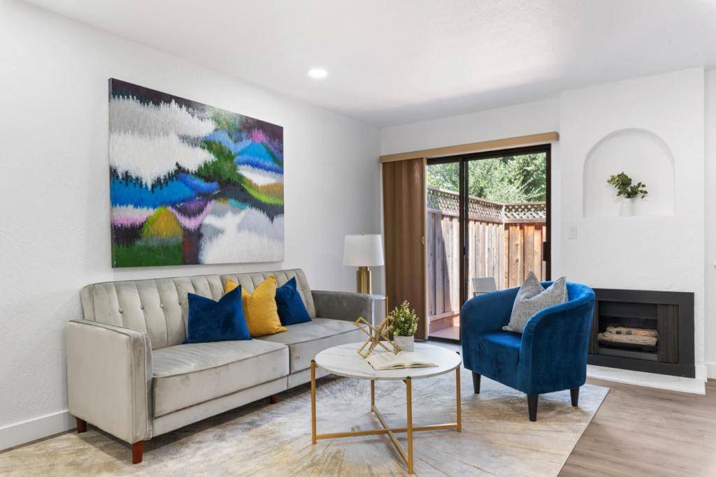 Campbell, CA 95008,433 W Rincon AVE #H