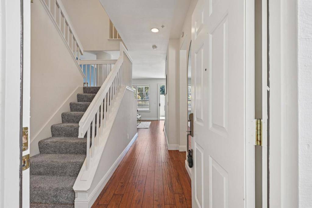 Redwood City, CA 94065,595 Shoal CIR