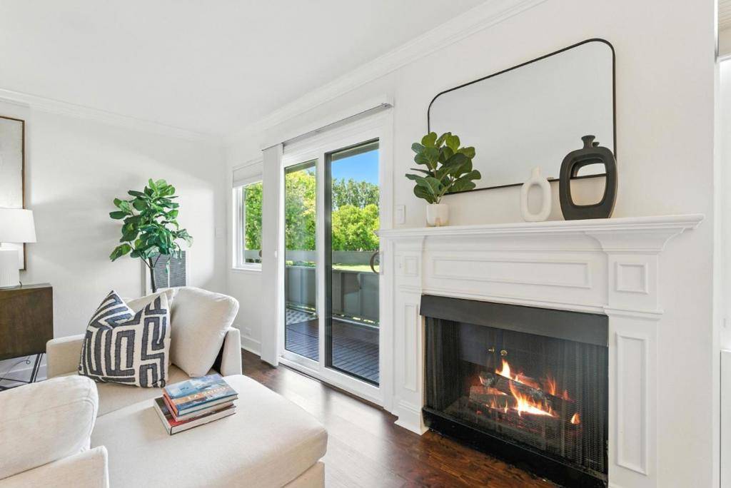 Foster City, CA 94404,1061 Beach Park BLVD #103