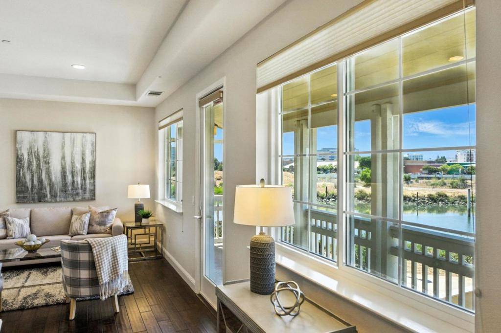 Redwood City, CA 94063,636 Fan Tail WAY #905