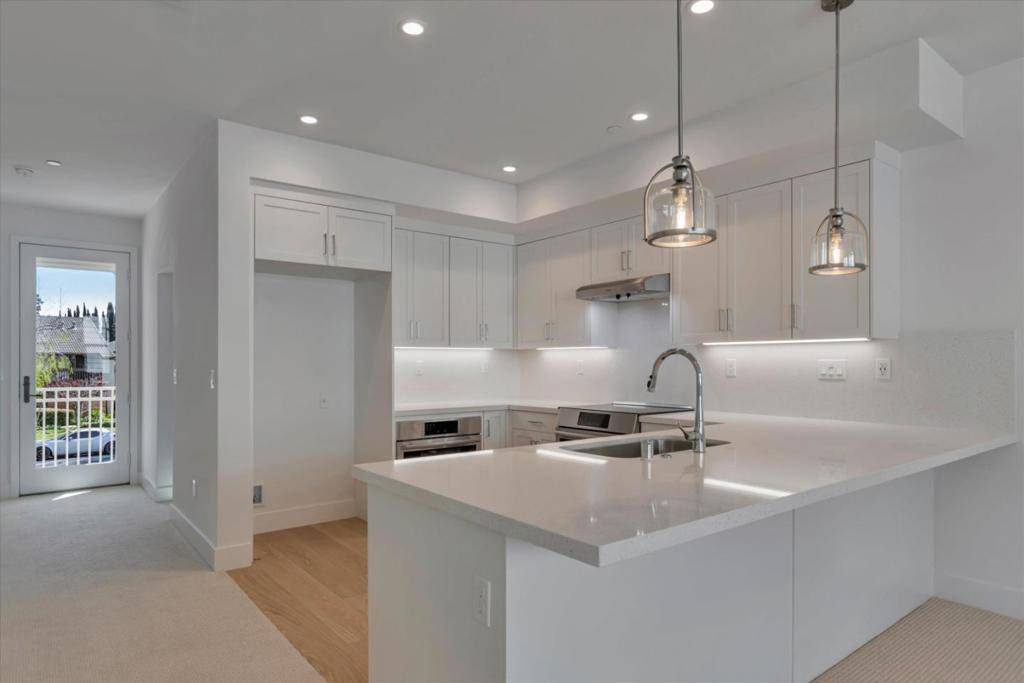 Walnut Creek, CA 94597,2739 Oak RD
