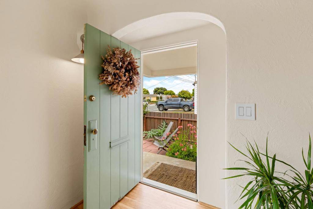Salinas, CA 93901,255 Katherine AVE