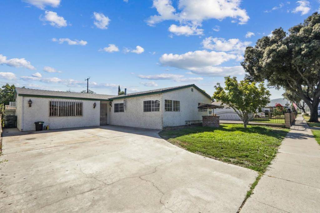 South El Monte, CA 91733,11247 Michael Hunt DR