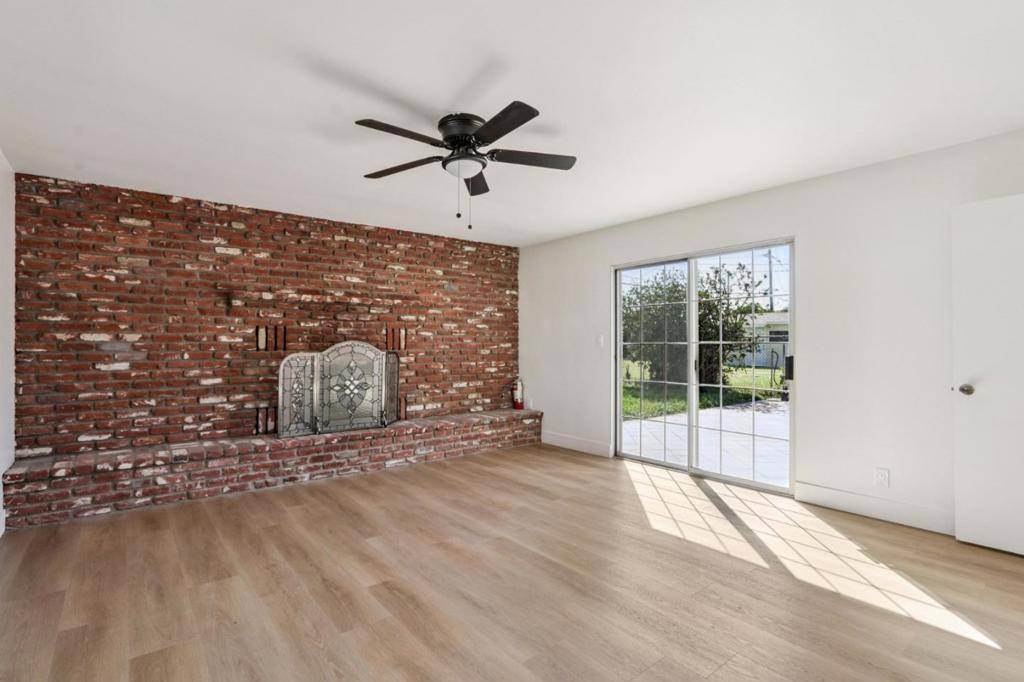 South El Monte, CA 91733,11247 Michael Hunt DR