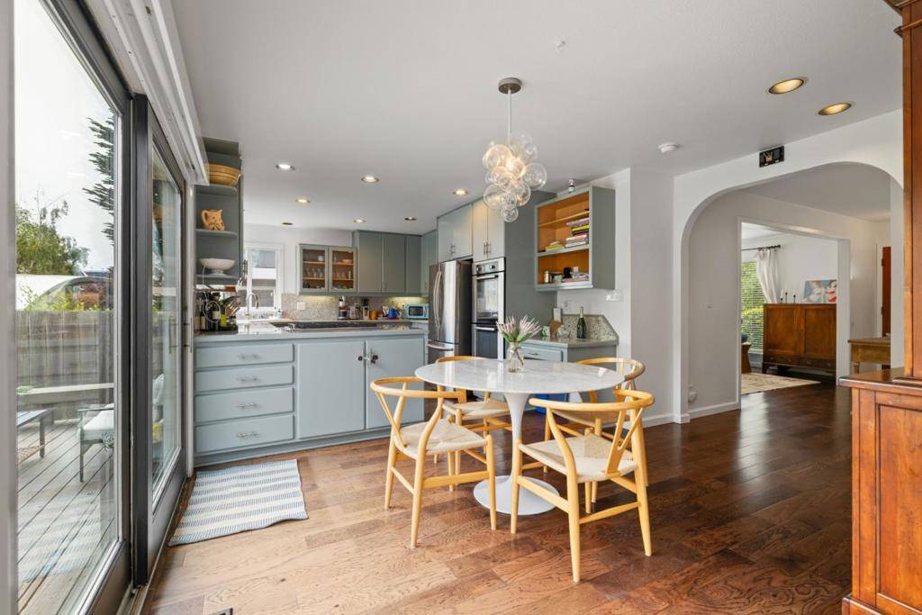 Half Moon Bay, CA 94019,404 Roosevelt BLVD