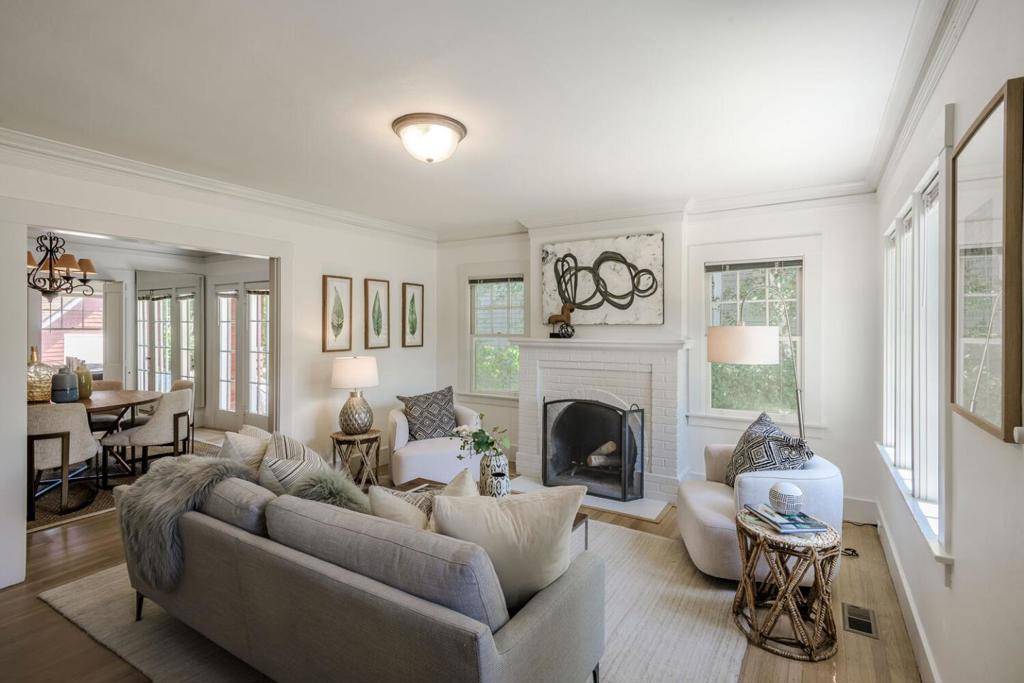 Burlingame, CA 94010,1124 Vancouver AVE