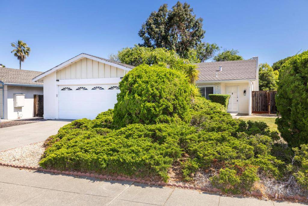 Foster City, CA 94404,327 Chesapeake AVE