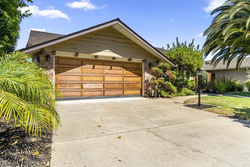 Campbell, CA 95008,910 Monica LN