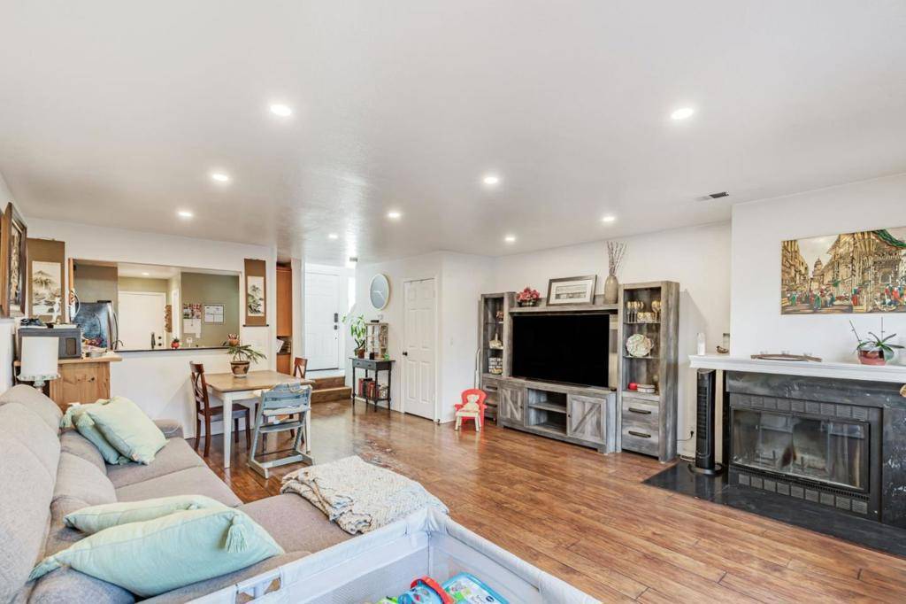 Morgan Hill, CA 95037,17165 Creekside CIR