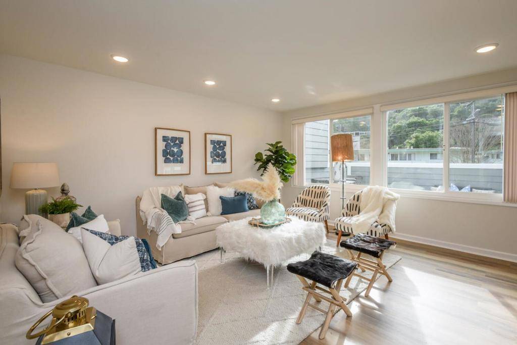 Belmont, CA 94002,2302 Carlmont DR