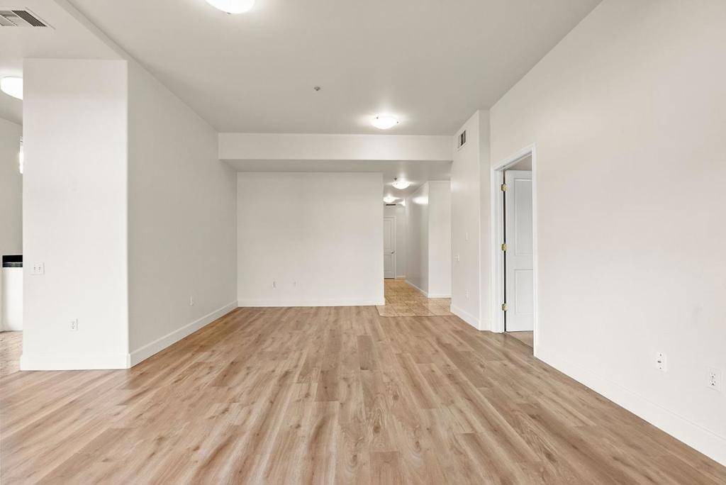 Palo Alto, CA 94306,200 Sheridan #304