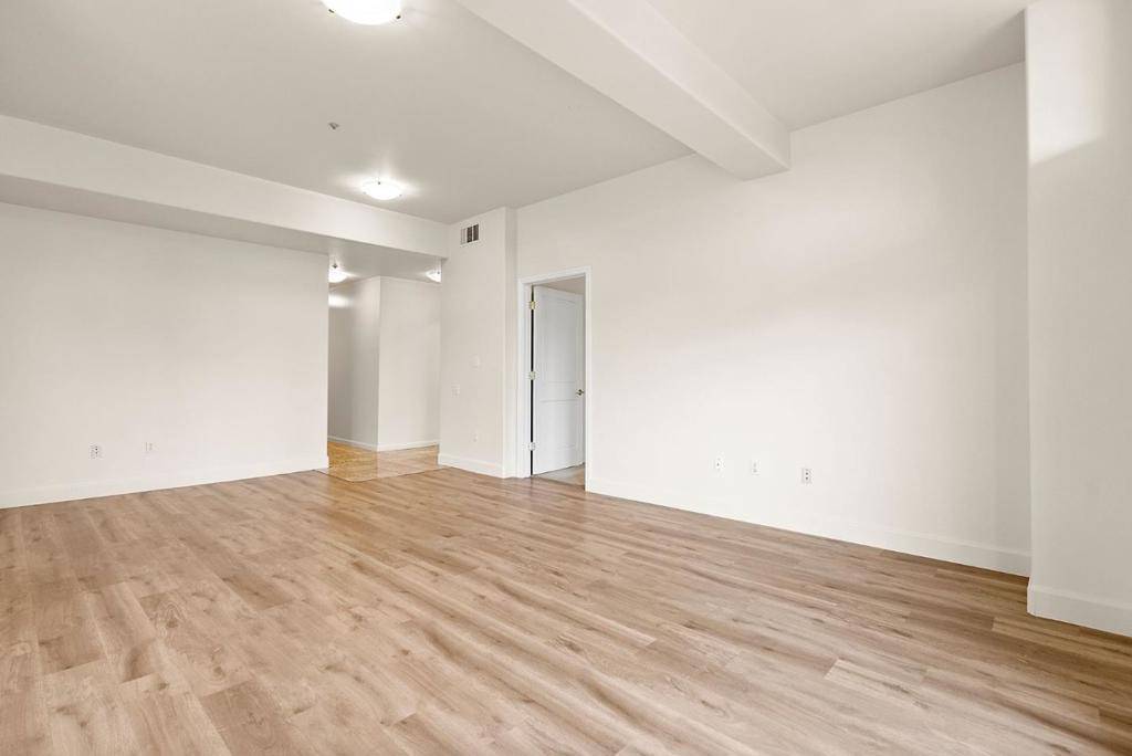 Palo Alto, CA 94306,200 Sheridan #304