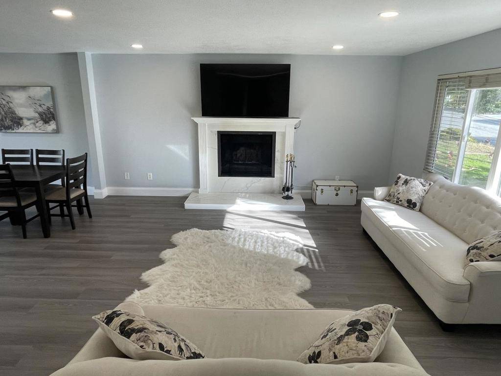 Salinas, CA 93907,15105 Charter Oak BLVD