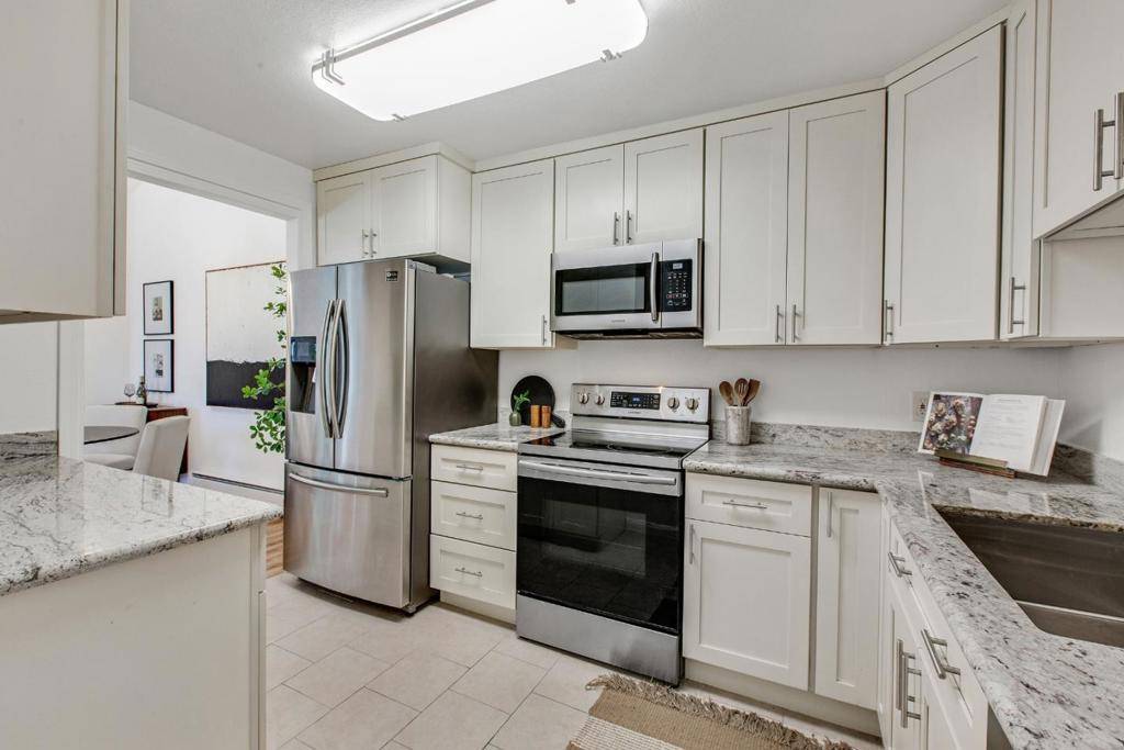 San Mateo, CA 94403,114 24th AVE #5
