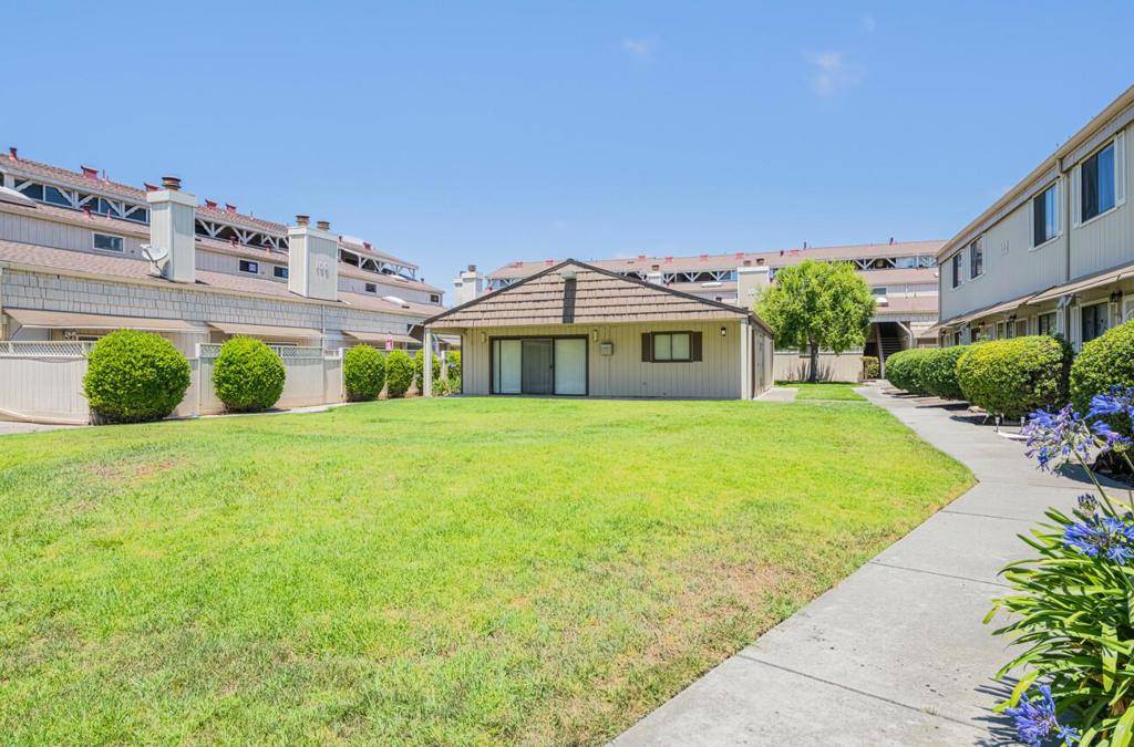 Salinas, CA 93901,104 Rossi ST #3