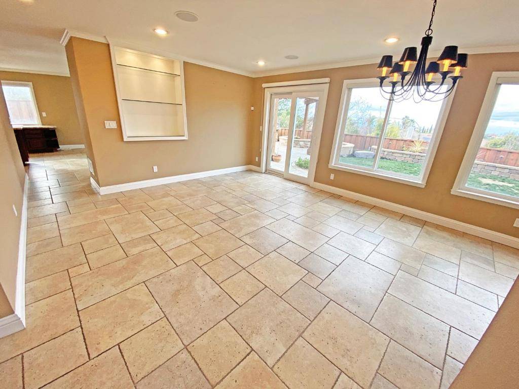 San Jose, CA 95135,6279 Skywalker DR