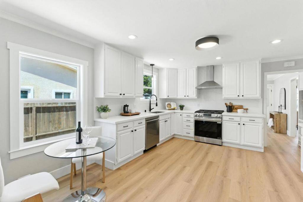 Sunnyvale, CA 94087,956 Bryant WAY