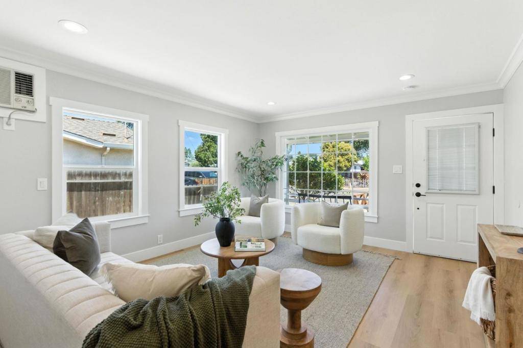 Sunnyvale, CA 94087,956 Bryant WAY