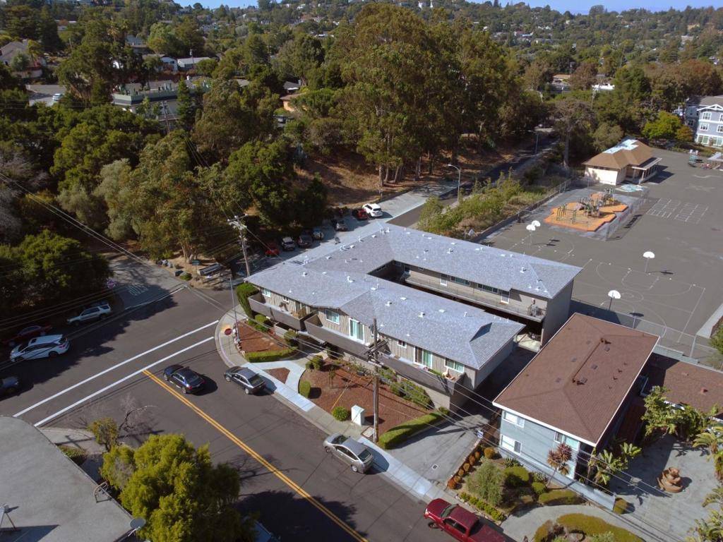 Belmont, CA 94002,2186 Carlmont DR