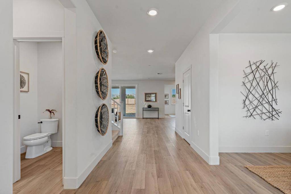 Hollister, CA 95023,191 Scarlett WAY