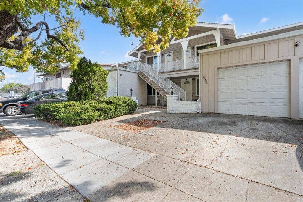 Cupertino, CA 95014,7344 Rainbow DR