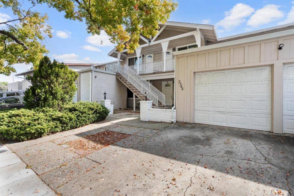 Cupertino, CA 95014,7344 Rainbow DR