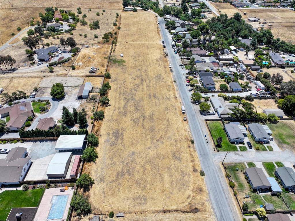 Hollister, CA 95023,0 Barnes LN