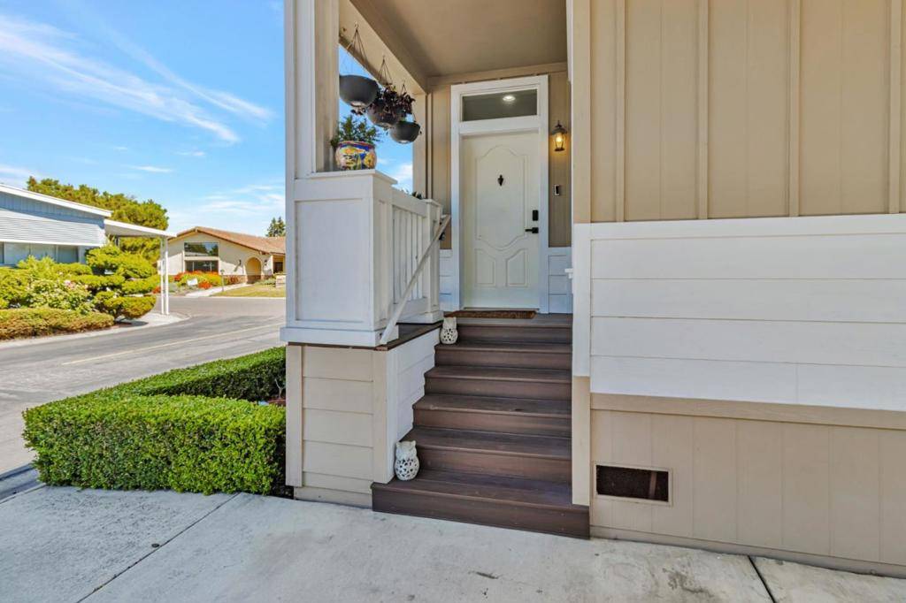 Sunnyvale, CA 94089,1220 Vienna DR