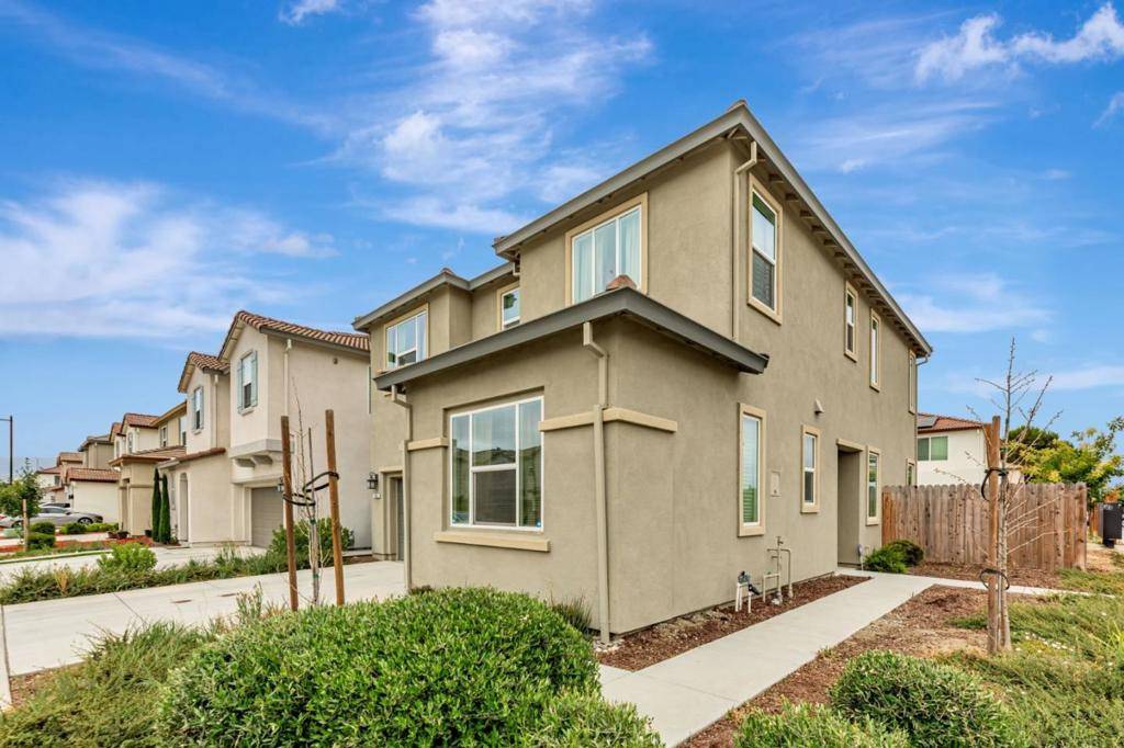 Hollister, CA 95023,500 Duran DR