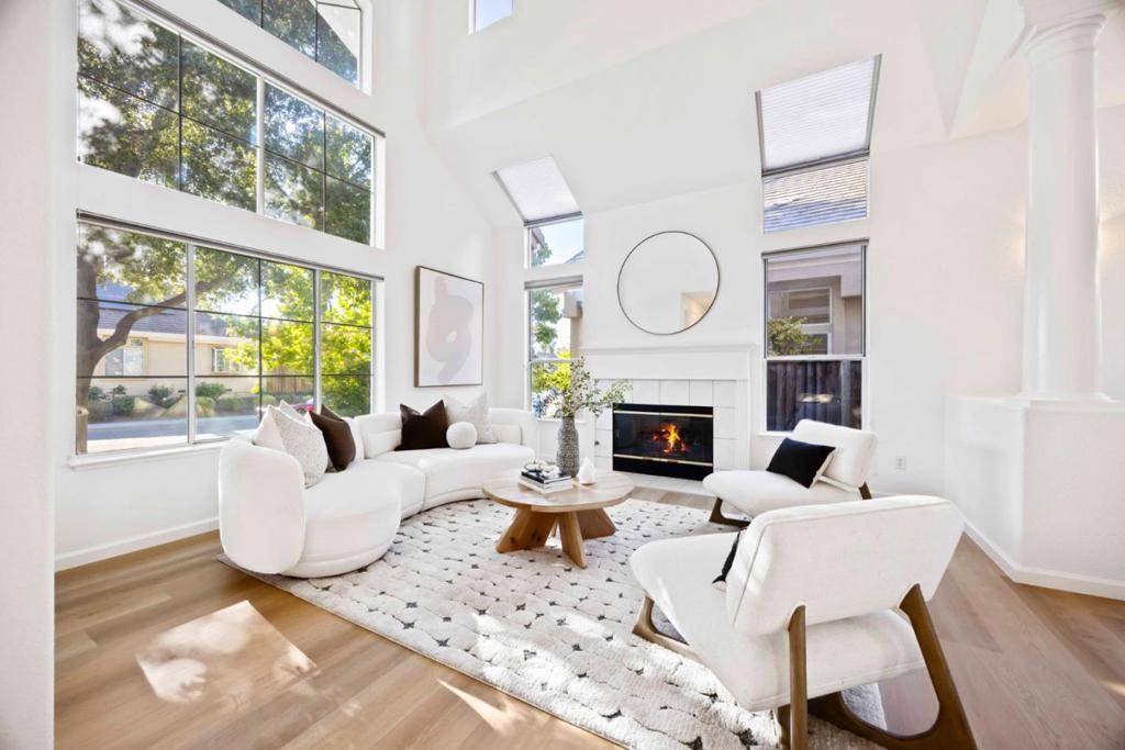 Campbell, CA 95008,904 Capri DR