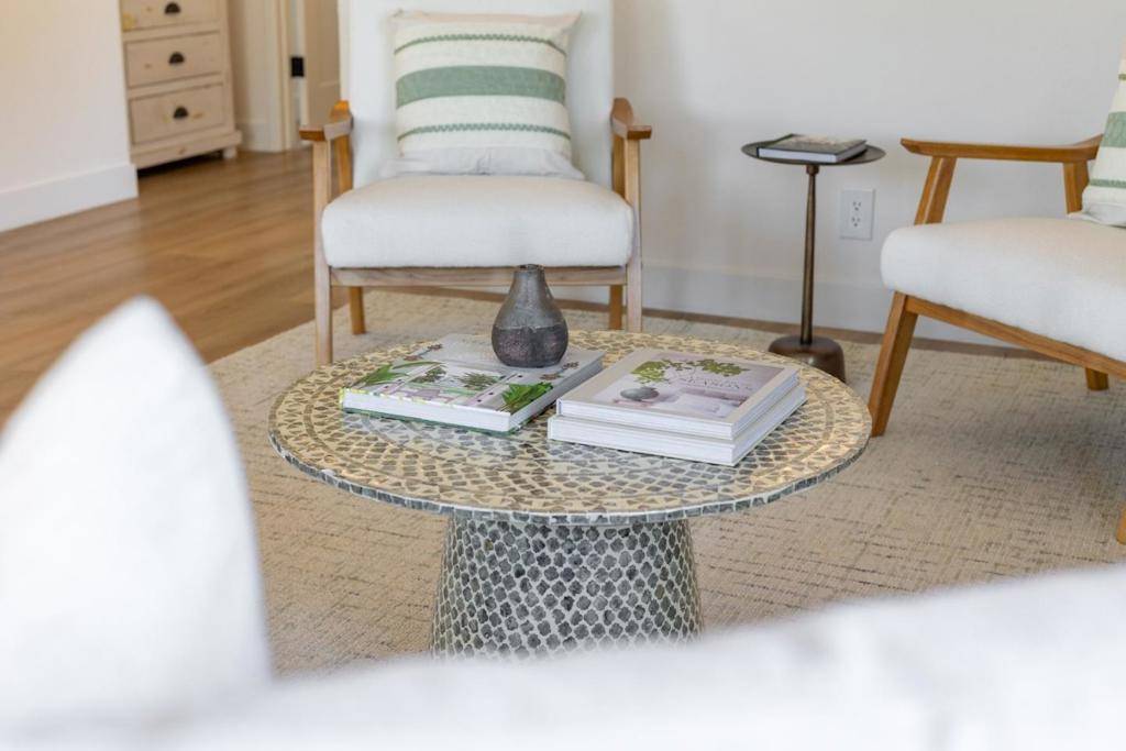 Santa Cruz, CA 95062,2512 Friesland CT