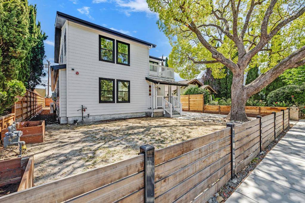 Redwood City, CA 94062,35 Arch ST