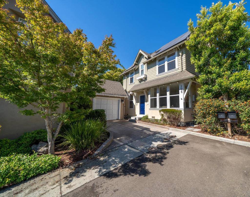 Santa Cruz, CA 95060,205 Roosevelt TER