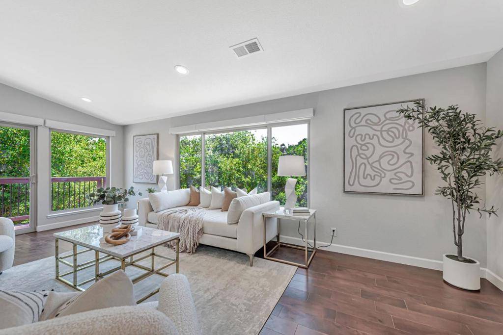 Saratoga, CA 95070,21298 Maria LN