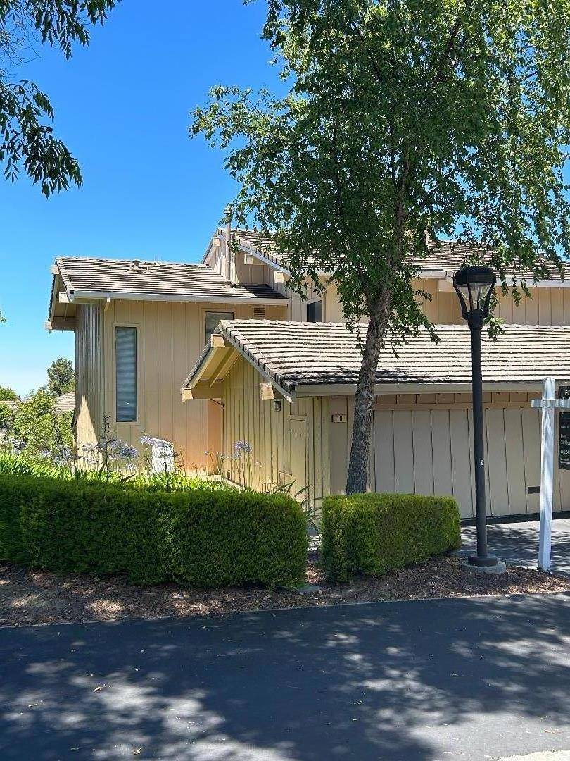 San Carlos, CA 94070,10 Pyrola LN