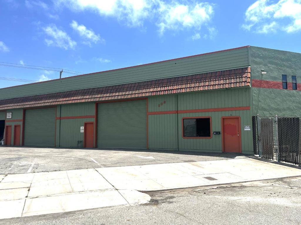 Salinas, CA 93901,206 Market WAY