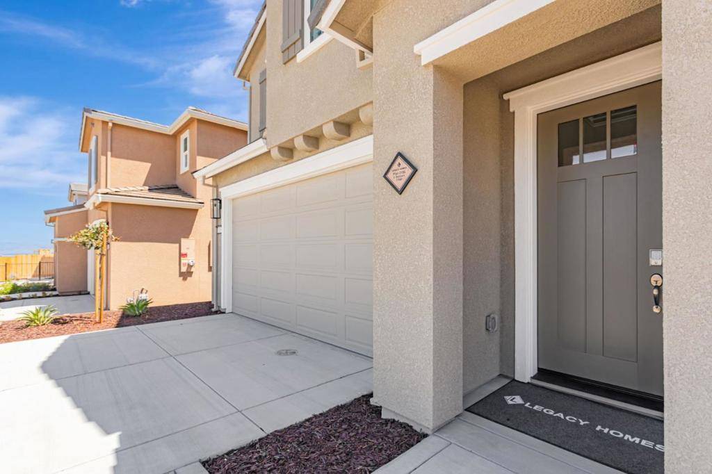 Hollister, CA 95023,1173 Coyote Peak WAY