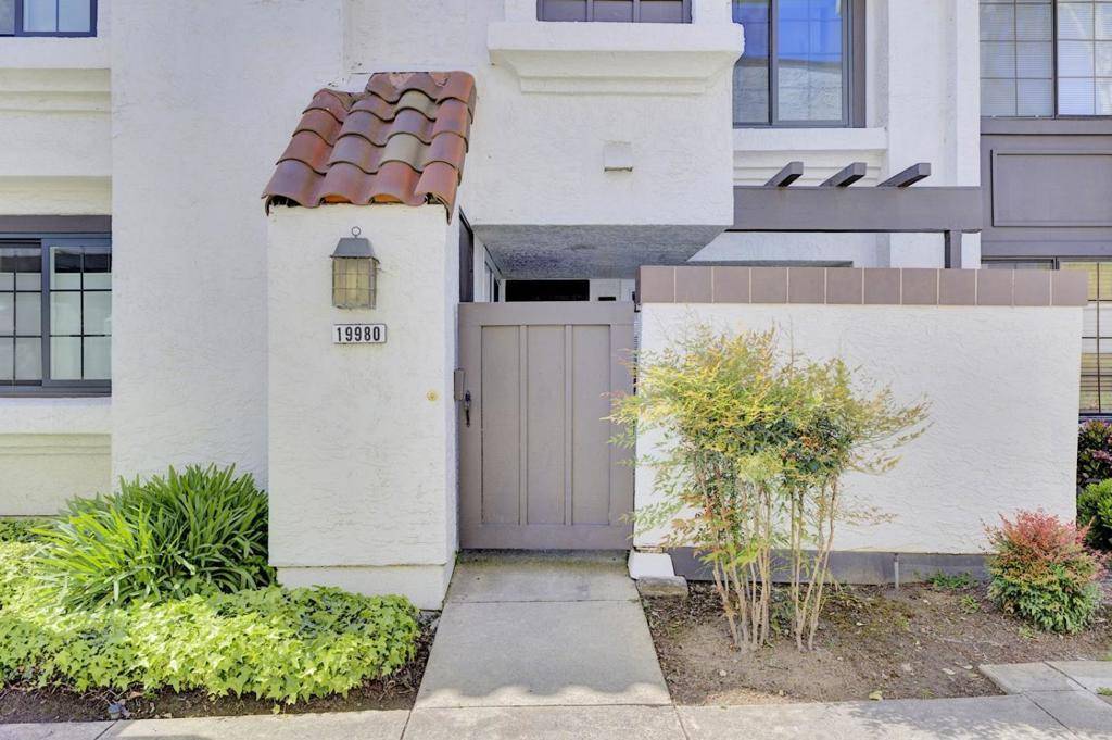 Cupertino, CA 95014,19980 Portal PLZ