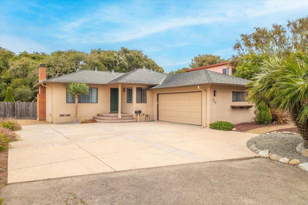 Pacific Grove, CA 93950,712 Sunset DR