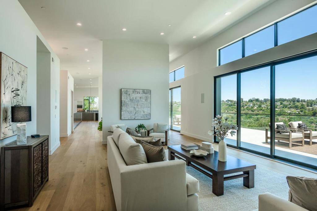 Hillsborough, CA 94010,45 Calaveras CT