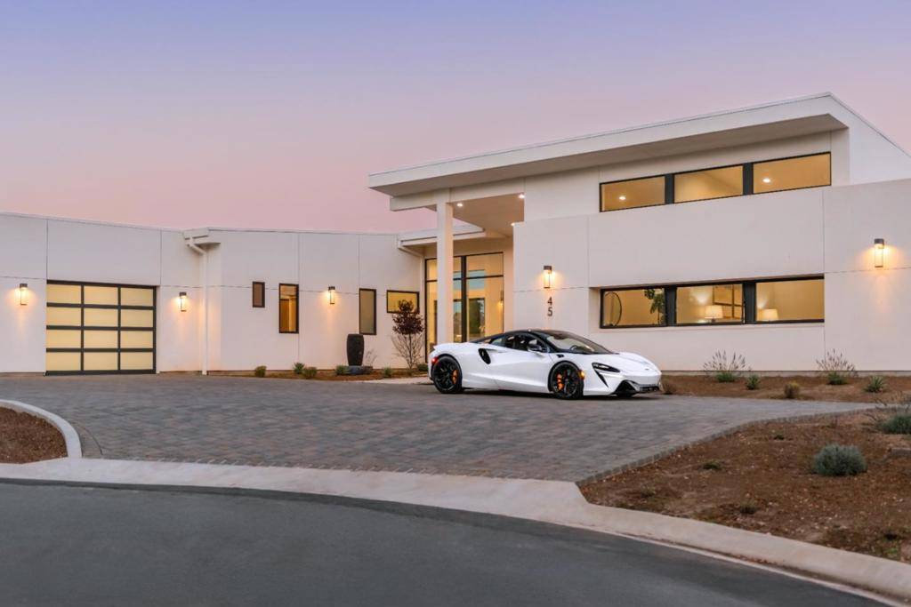 Hillsborough, CA 94010,45 Calaveras CT