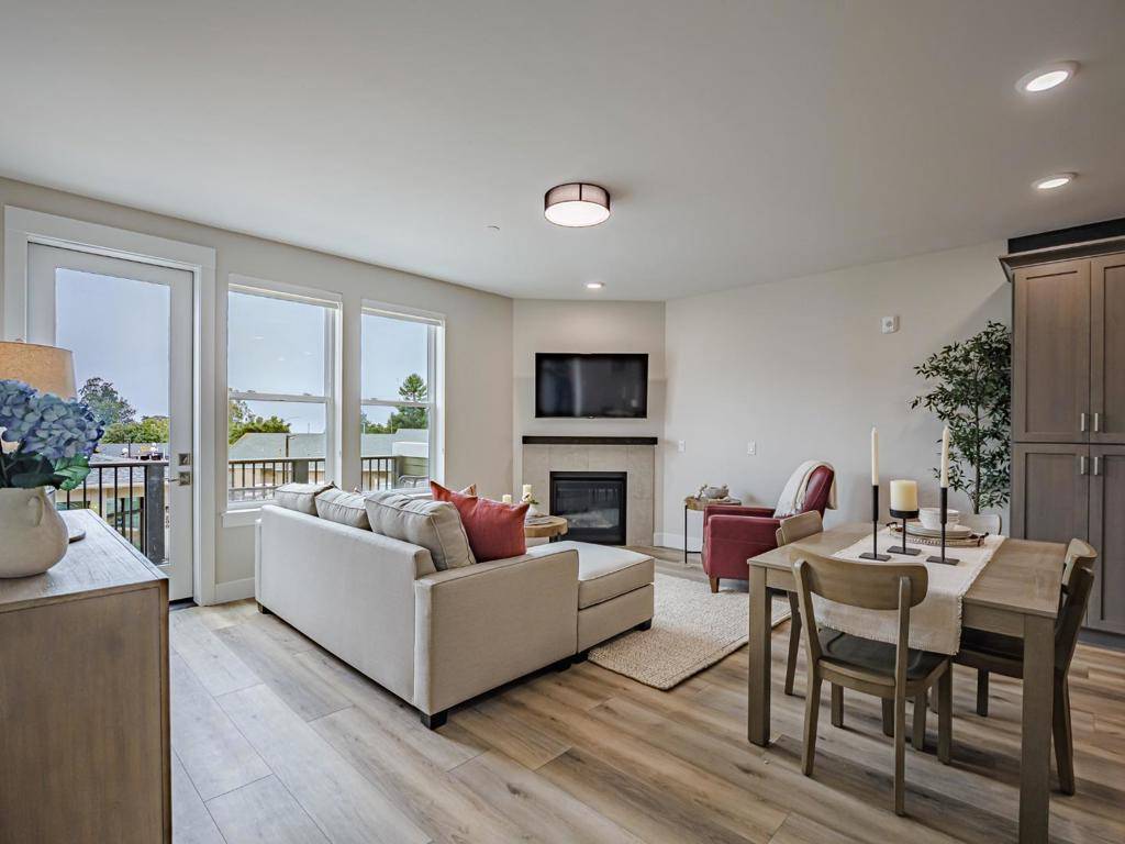 Aptos, CA 95003,131 Aptos Village WAY #2
