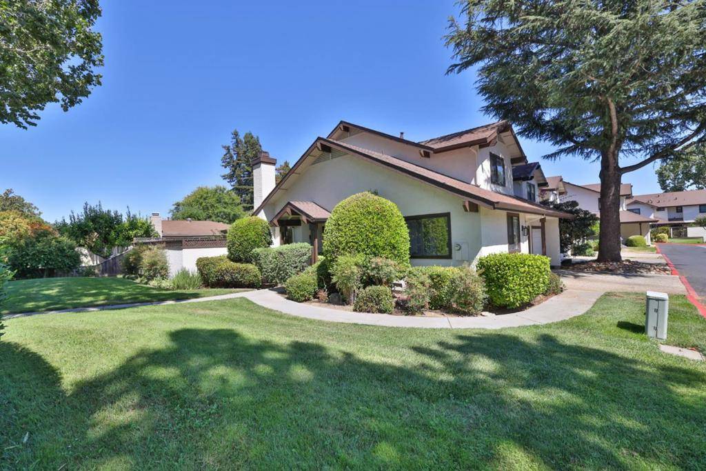 San Jose, CA 95117,3199 Chivas PL